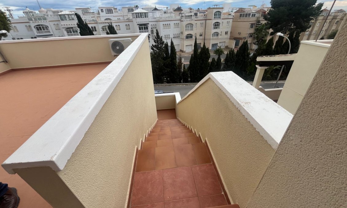 Resale - Duplex -
San Miguel de Salinas - Las Filipinas