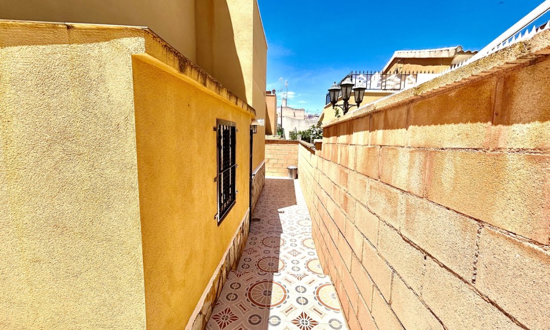 Resale - Villa -
Los Balcones - Costa Blanca