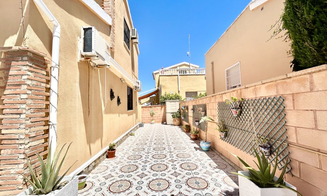 Resale - Villa -
Los Balcones - Costa Blanca