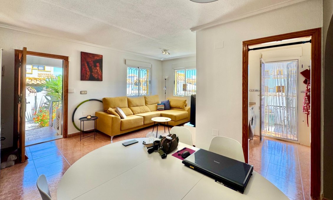 Resale - Townhouse -
Orihuela Costa - Los Altos