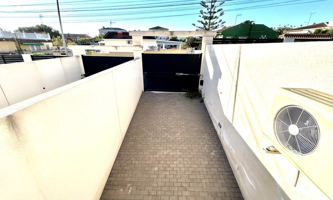 Resale - Villa -
Los Balcones - Costa Blanca
