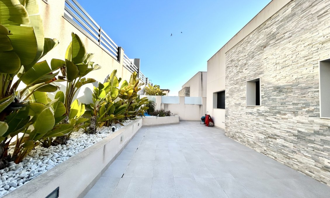 Resale - Villa -
Los Balcones - Costa Blanca
