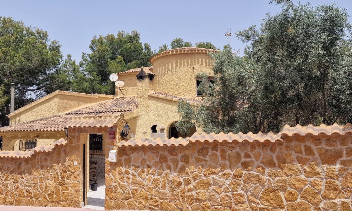 Resale - Villa -
Orihuela - Inland