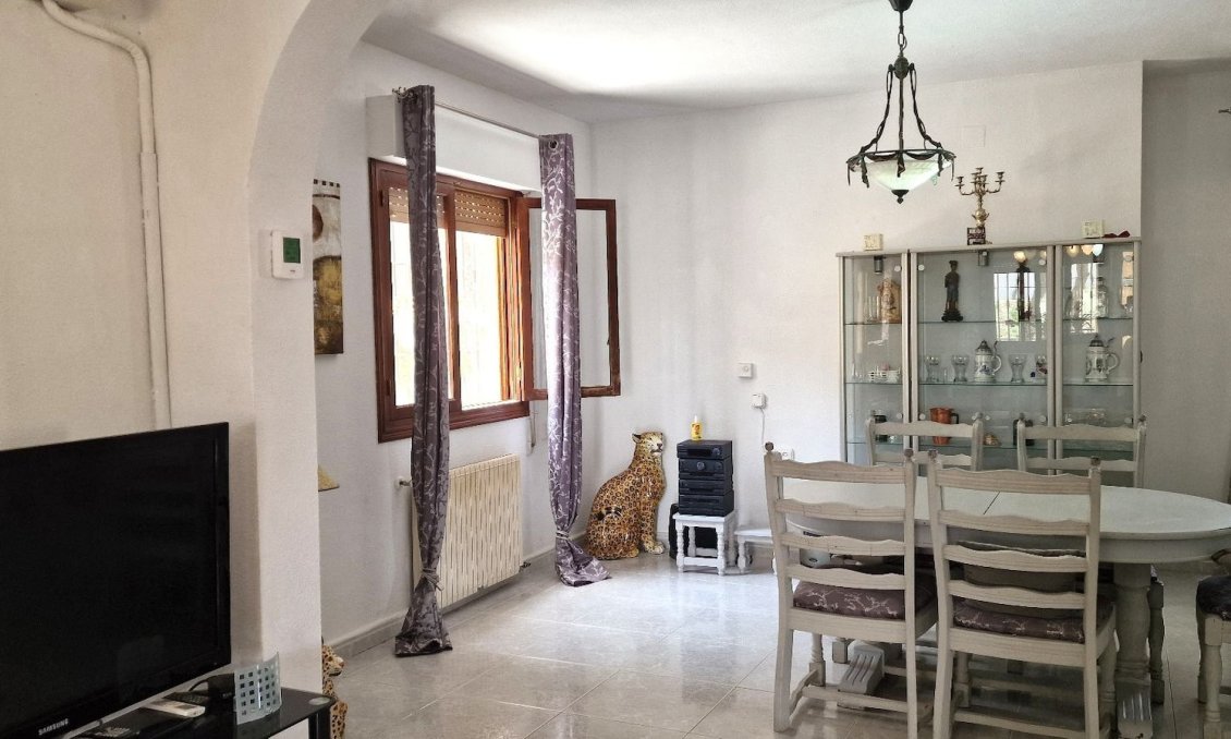 Resale - Villa -
Orihuela - Inland
