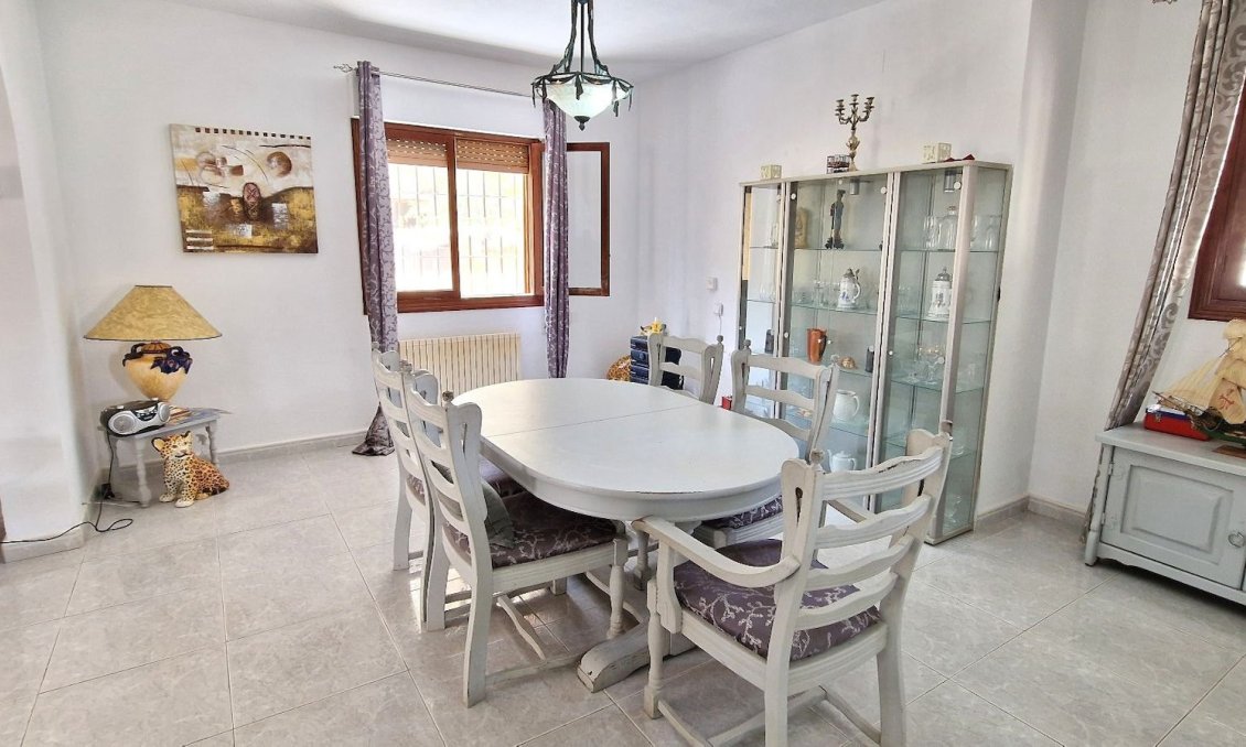 Resale - Villa -
Orihuela - Inland