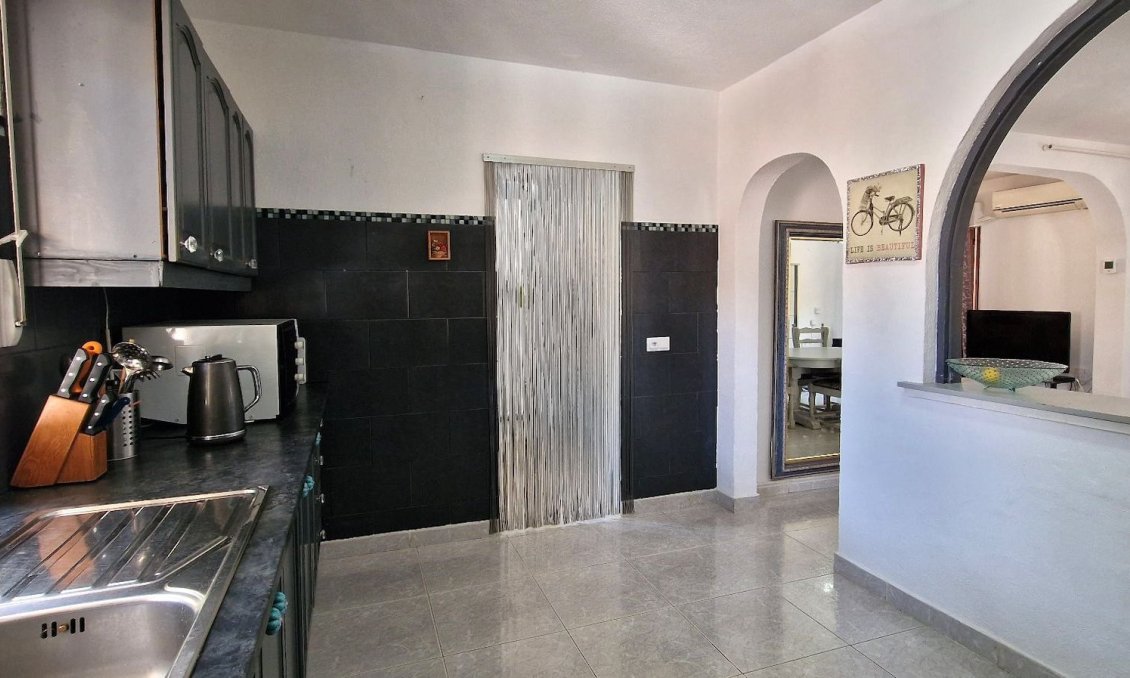Resale - Villa -
Orihuela - Inland