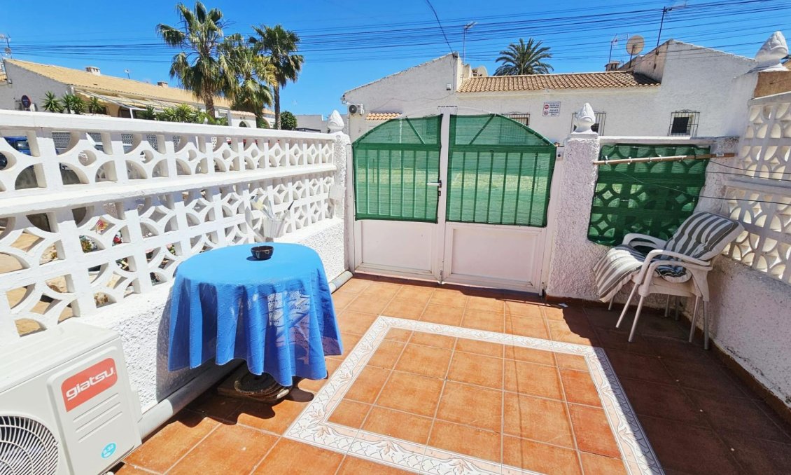 Resale - Bungalow -
Torrevieja - Nueva Torrevieja