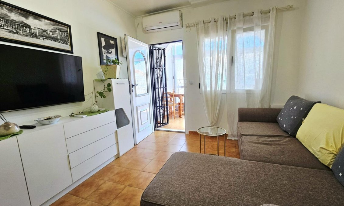 Resale - Bungalow -
Torrevieja - Nueva Torrevieja