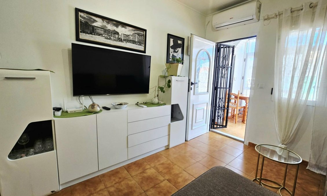 Resale - Bungalow -
Torrevieja - Nueva Torrevieja