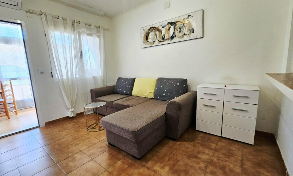 Resale - Bungalow -
Torrevieja - Nueva Torrevieja