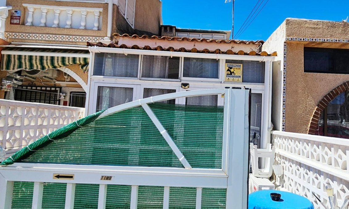 Resale - Bungalow -
Torrevieja - Nueva Torrevieja