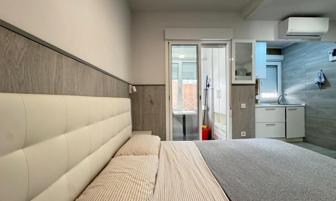 Resale - Apartment -
Torrevieja - Playa del Cura