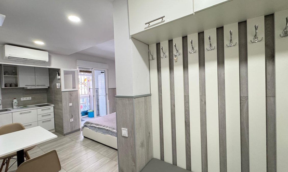 Resale - Apartment -
Torrevieja - Playa del Cura