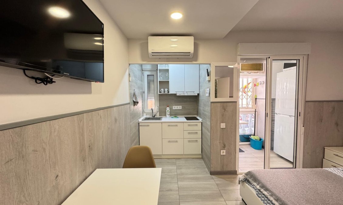 Resale - Apartment -
Torrevieja - Playa del Cura