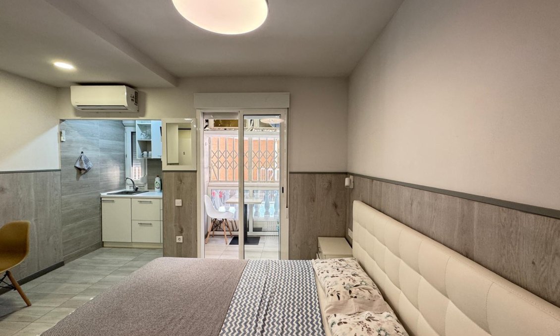 Resale - Apartment -
Torrevieja - Playa del Cura