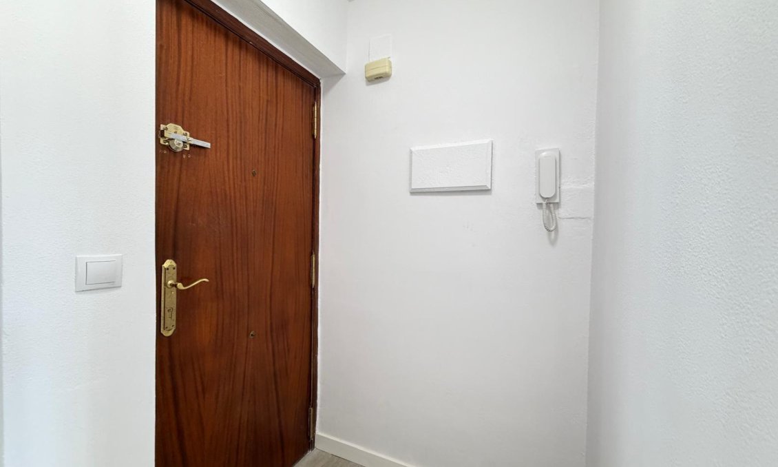 Revânzare - Apartament -
Torrevieja - Centro