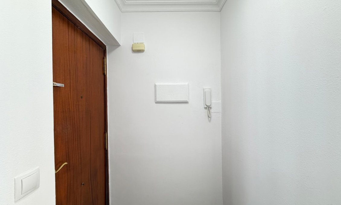Revânzare - Apartament -
Torrevieja - Centro