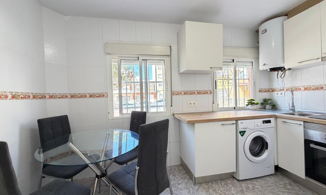 Revânzare - Apartament -
Torrevieja - Centro