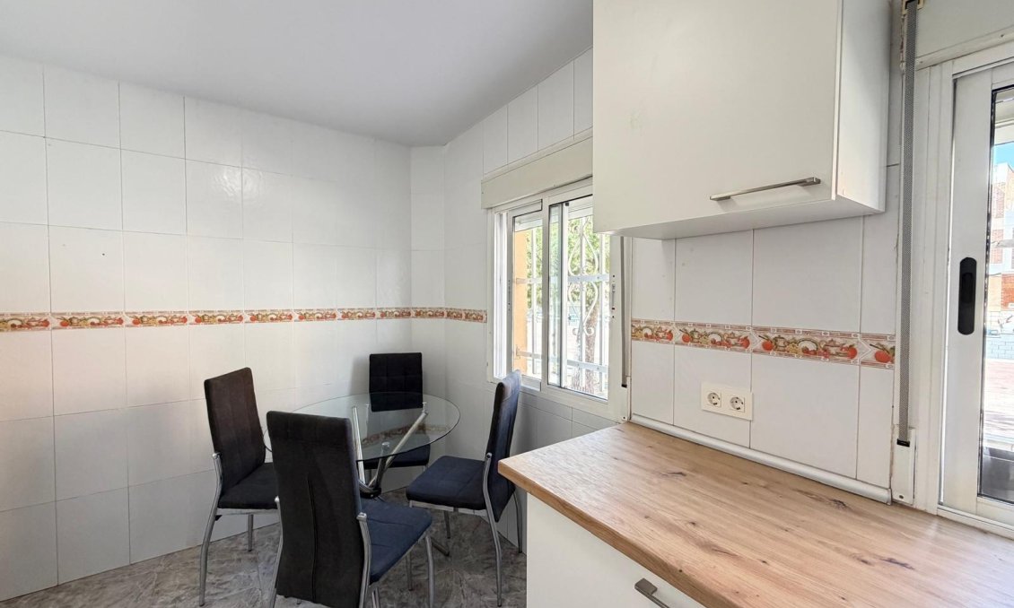 Revânzare - Apartament -
Torrevieja - Centro