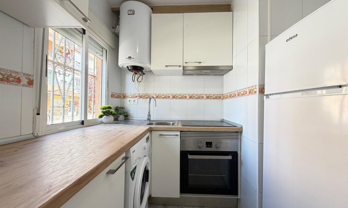Revânzare - Apartament -
Torrevieja - Centro