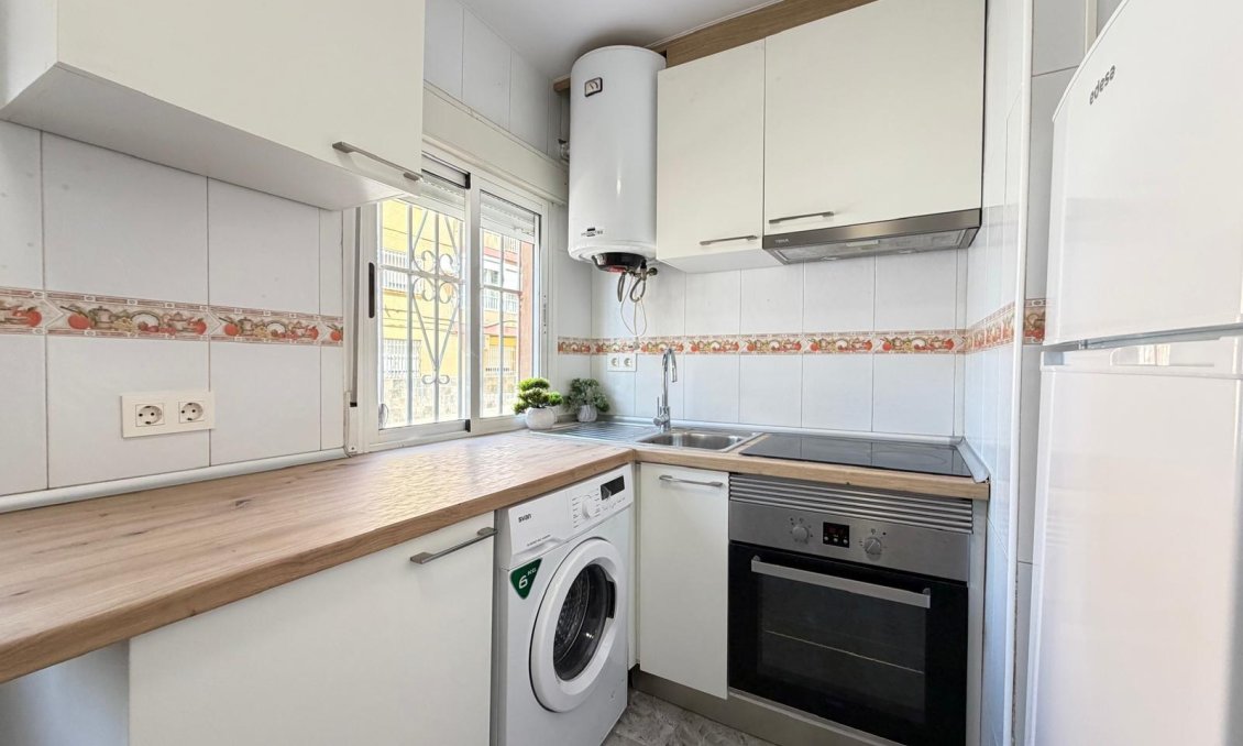Revânzare - Apartament -
Torrevieja - Centro