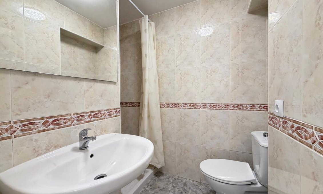 Revânzare - Apartament -
Torrevieja - Centro
