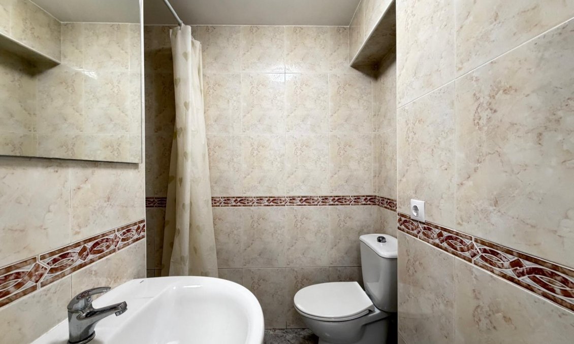 Revânzare - Apartament -
Torrevieja - Centro