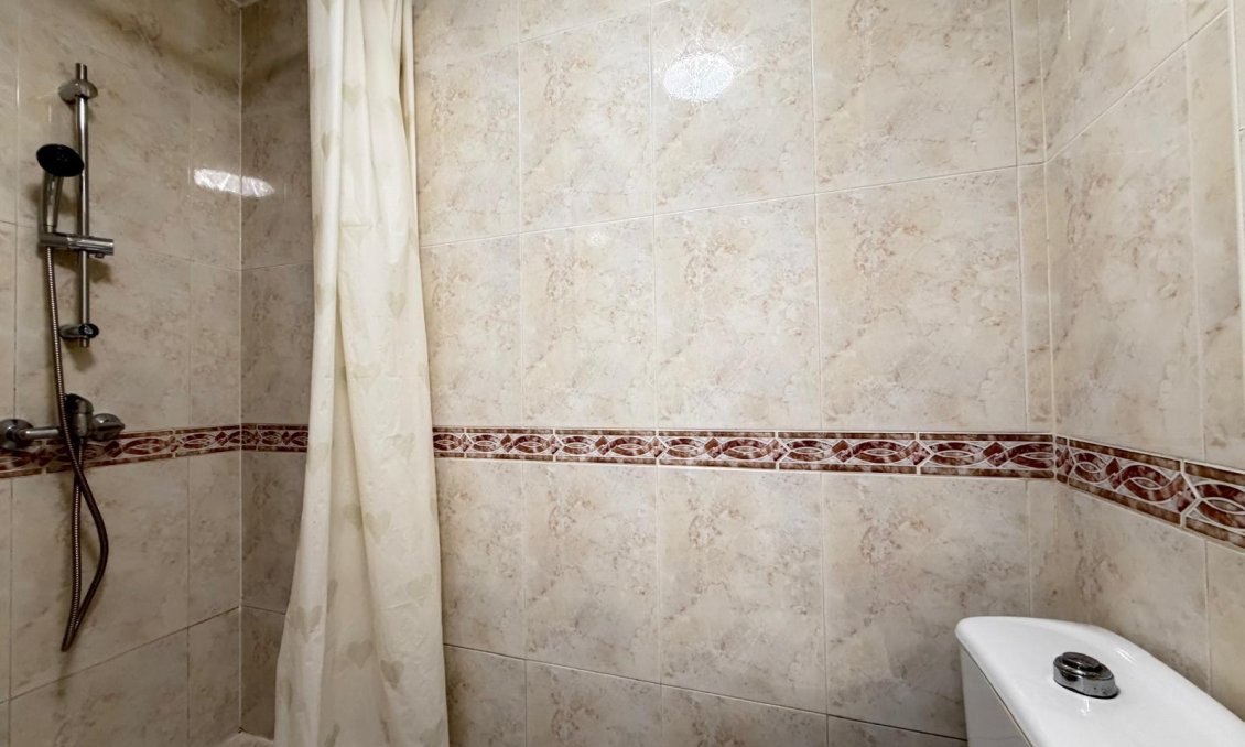 Revânzare - Apartament -
Torrevieja - Centro