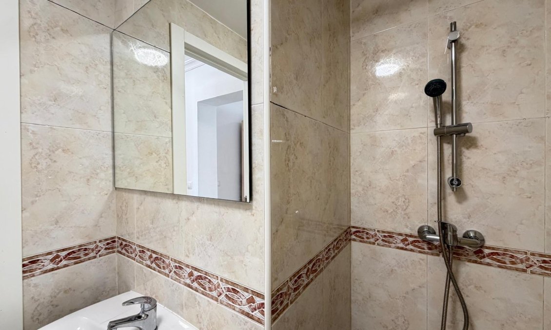 Revânzare - Apartament -
Torrevieja - Centro