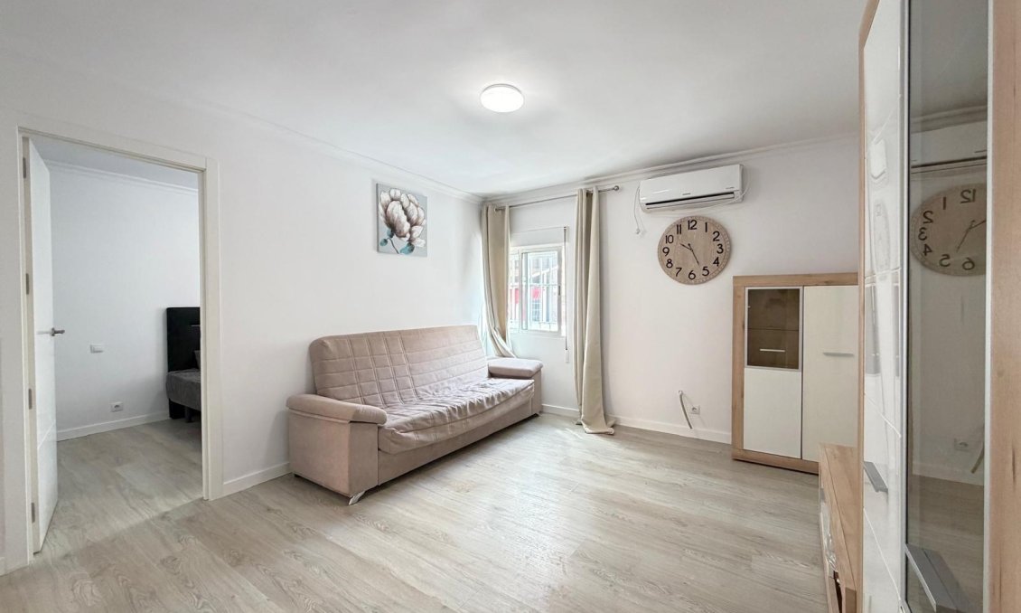 Revânzare - Apartament -
Torrevieja - Centro