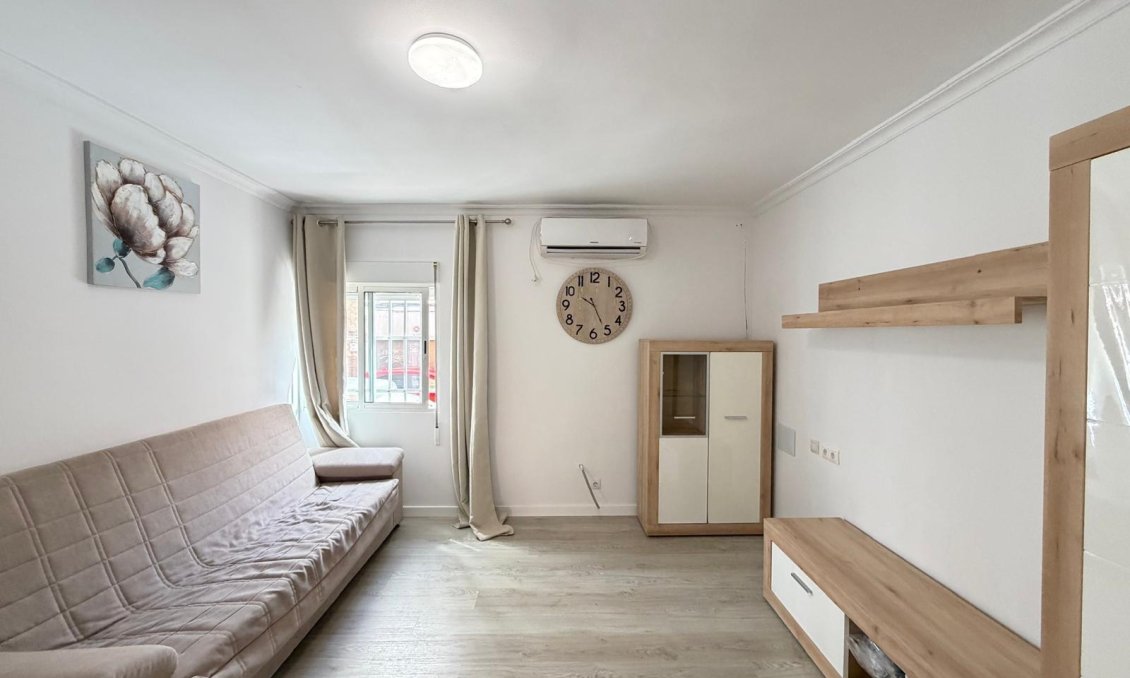 Revânzare - Apartament -
Torrevieja - Centro