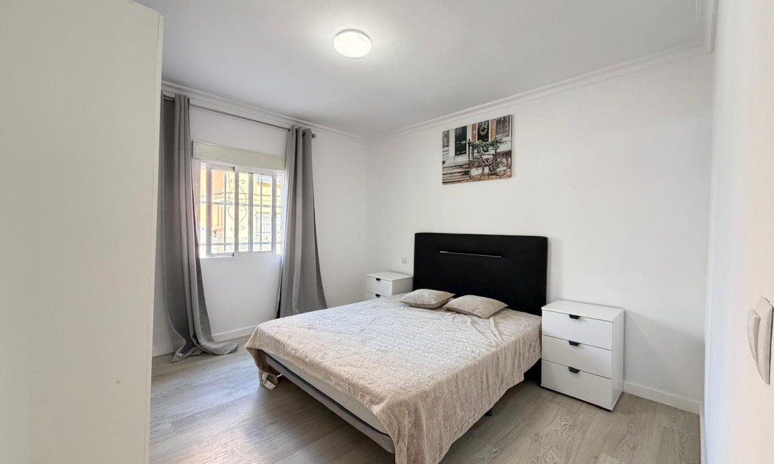 Revânzare - Apartament -
Torrevieja - Centro