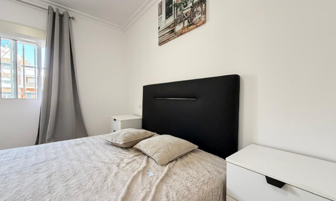 Revânzare - Apartament -
Torrevieja - Centro