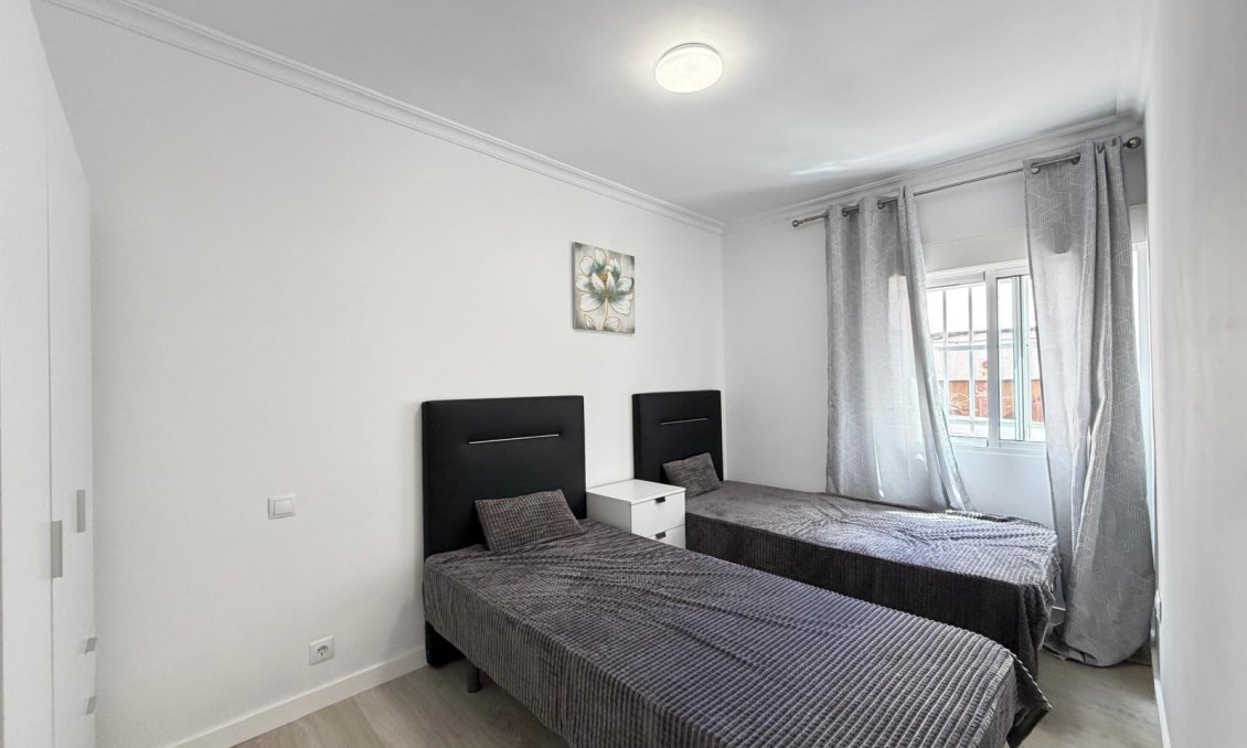 Revânzare - Apartament -
Torrevieja - Centro