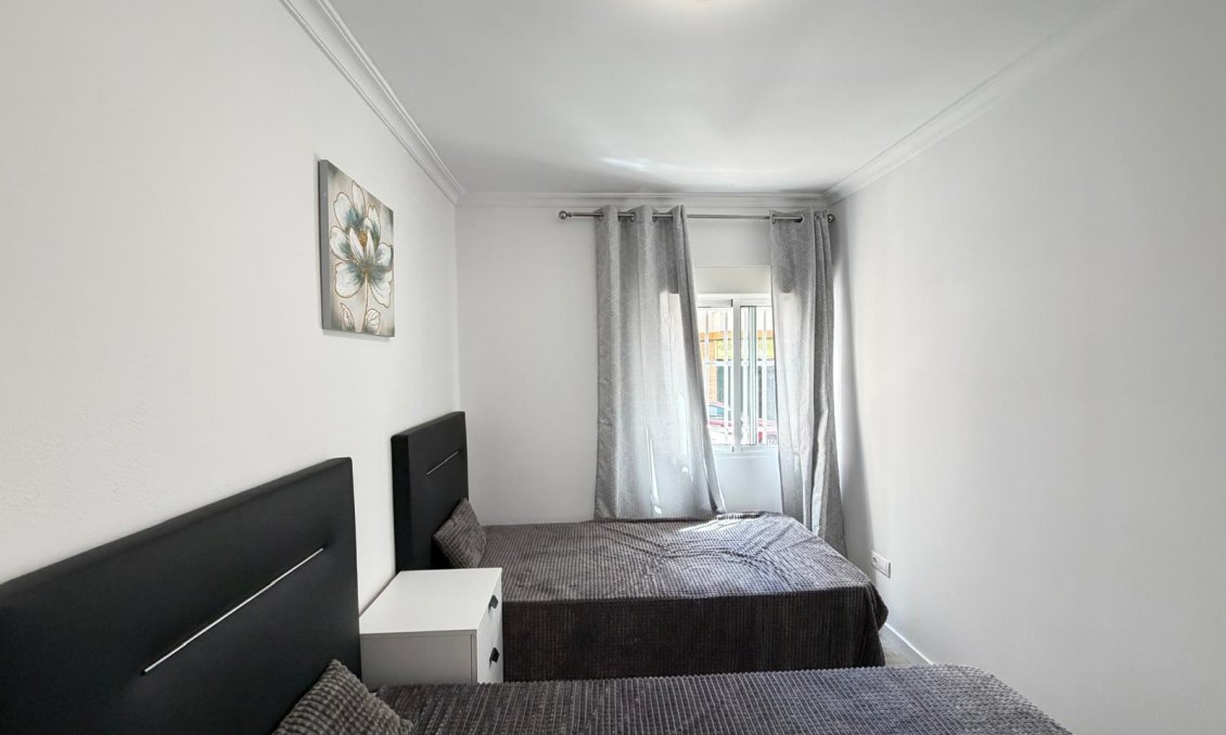 Revânzare - Apartament -
Torrevieja - Centro