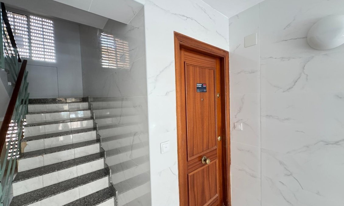 Revânzare - Apartament -
Torrevieja - Centro