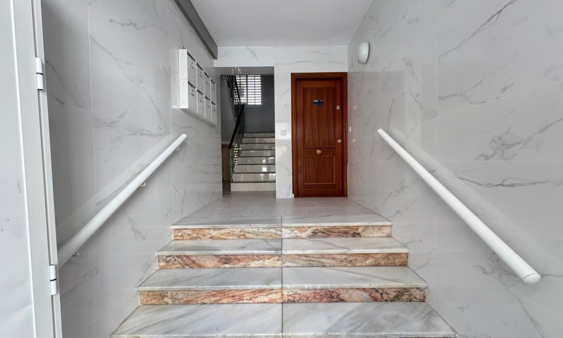 Revânzare - Apartament -
Torrevieja - Centro