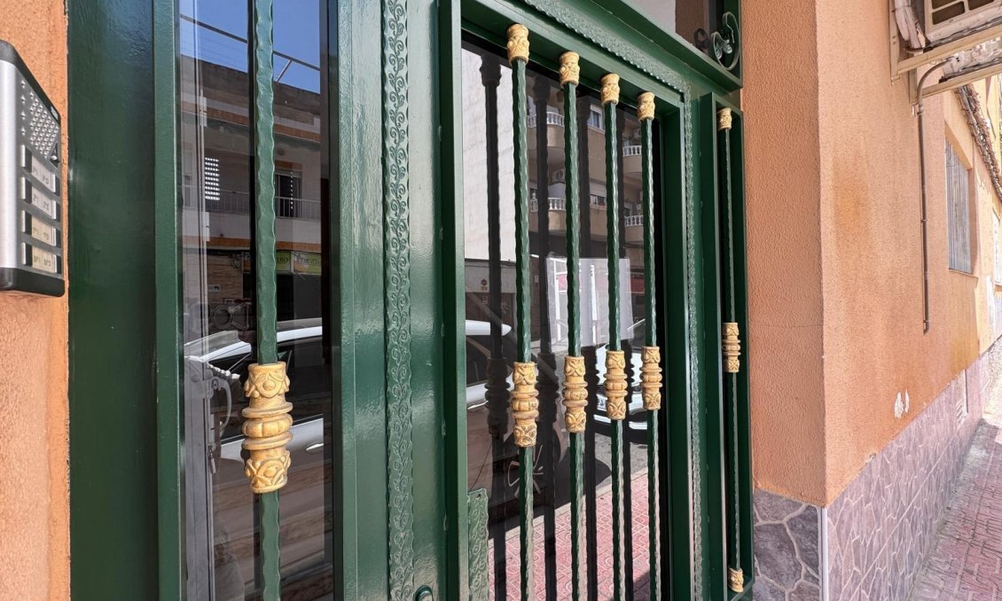 Revânzare - Apartament -
Torrevieja - Centro
