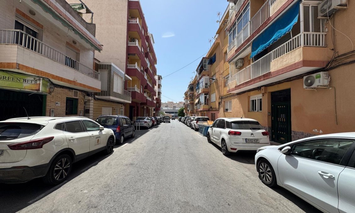 Revânzare - Apartament -
Torrevieja - Centro