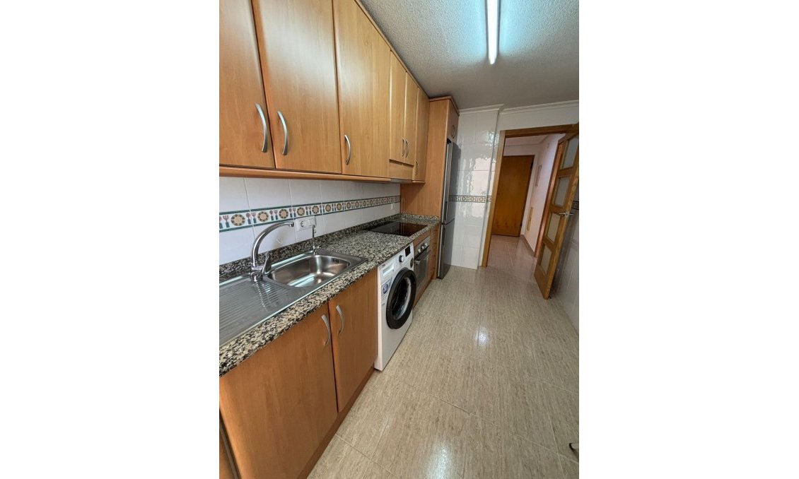 Revente - Appartement -
Torrevieja - Centro