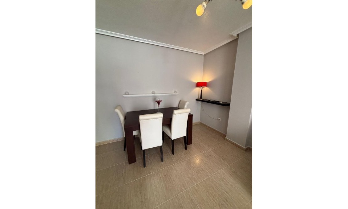 Revente - Appartement -
Torrevieja - Centro