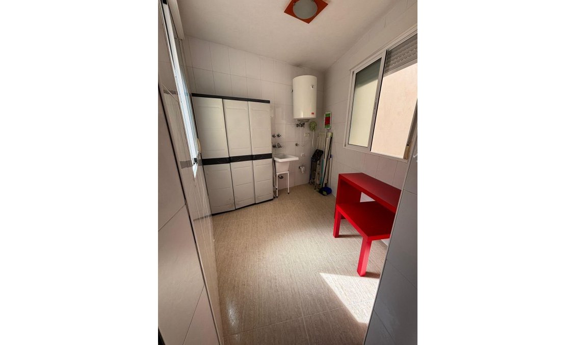 Revente - Appartement -
Torrevieja - Centro