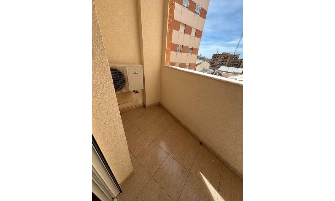 Revente - Appartement -
Torrevieja - Centro