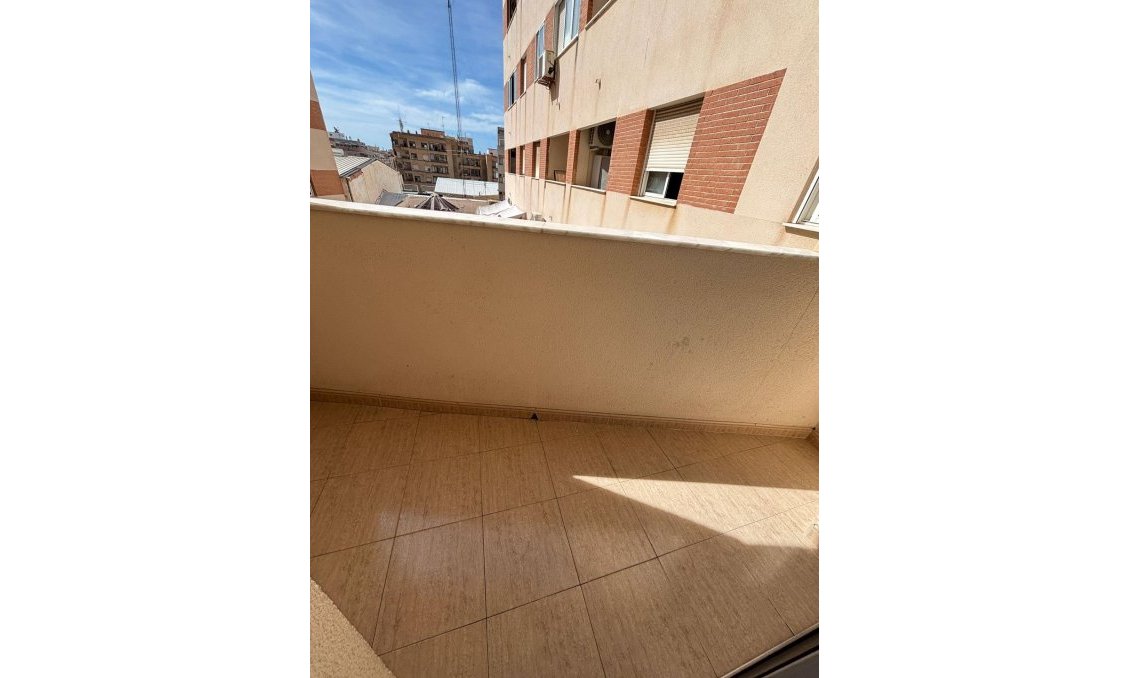 Revente - Appartement -
Torrevieja - Centro