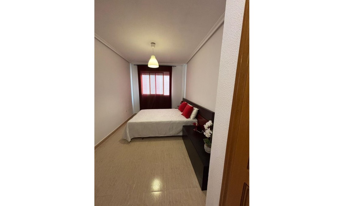 Revente - Appartement -
Torrevieja - Centro