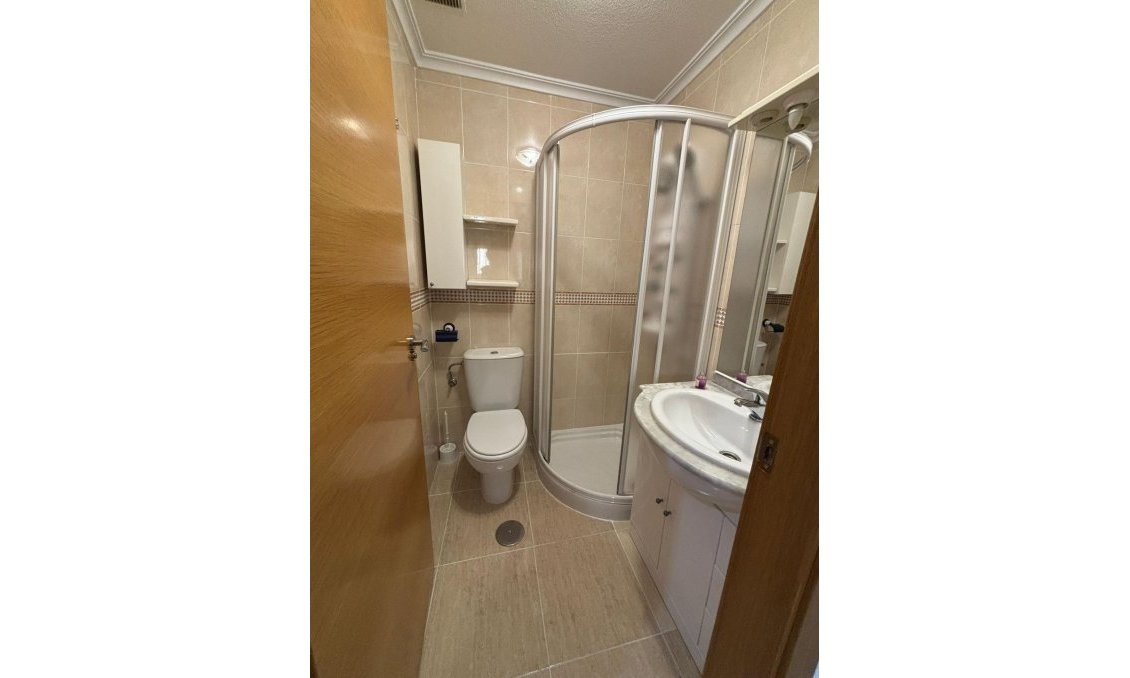 Revente - Appartement -
Torrevieja - Centro