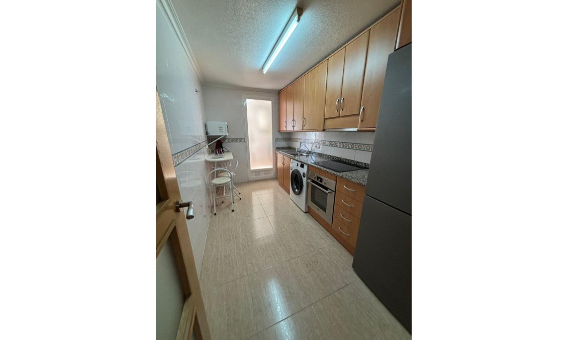 Revente - Appartement -
Torrevieja - Centro
