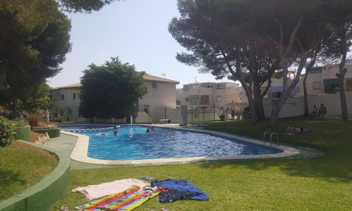 Resale - Bungalow -
Torrevieja - Lago Jardin