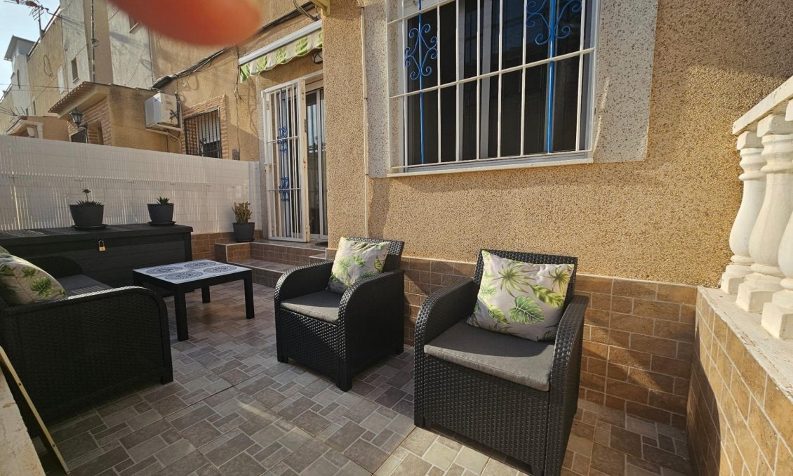 Resale - Bungalow -
Torrevieja - Lago Jardin