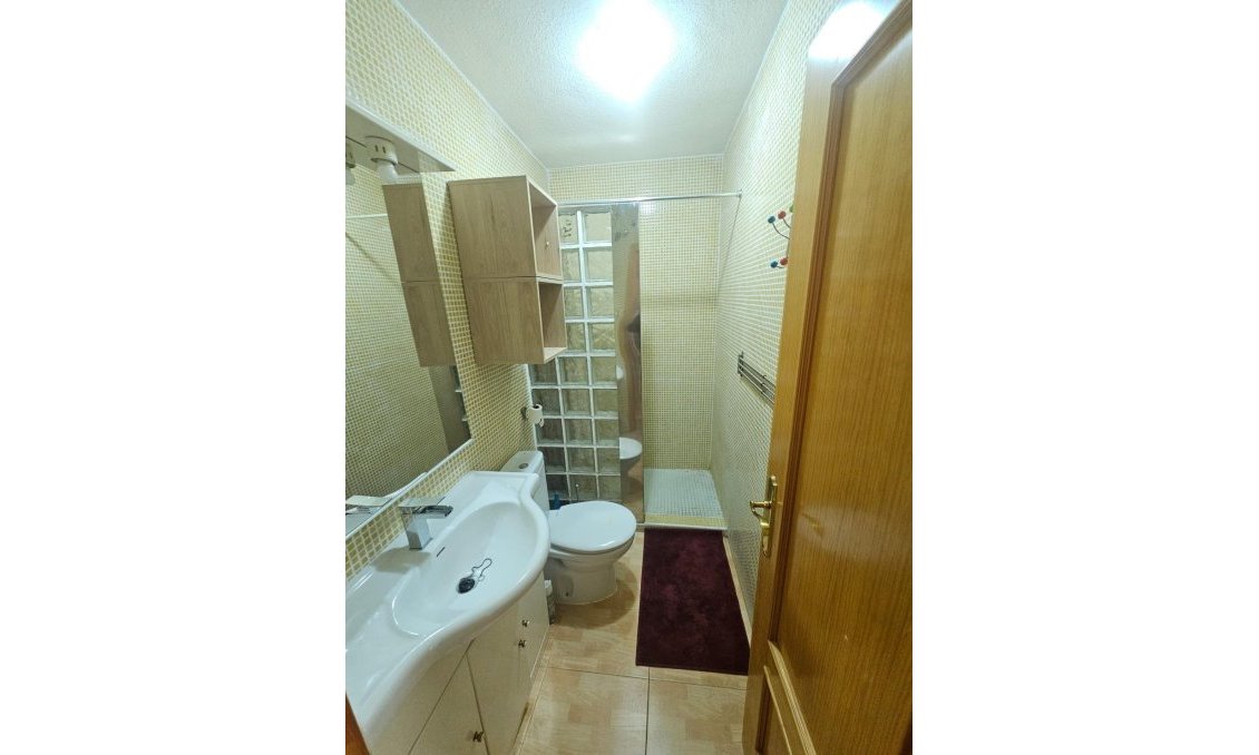 Resale - Bungalow -
Torrevieja - Lago Jardin